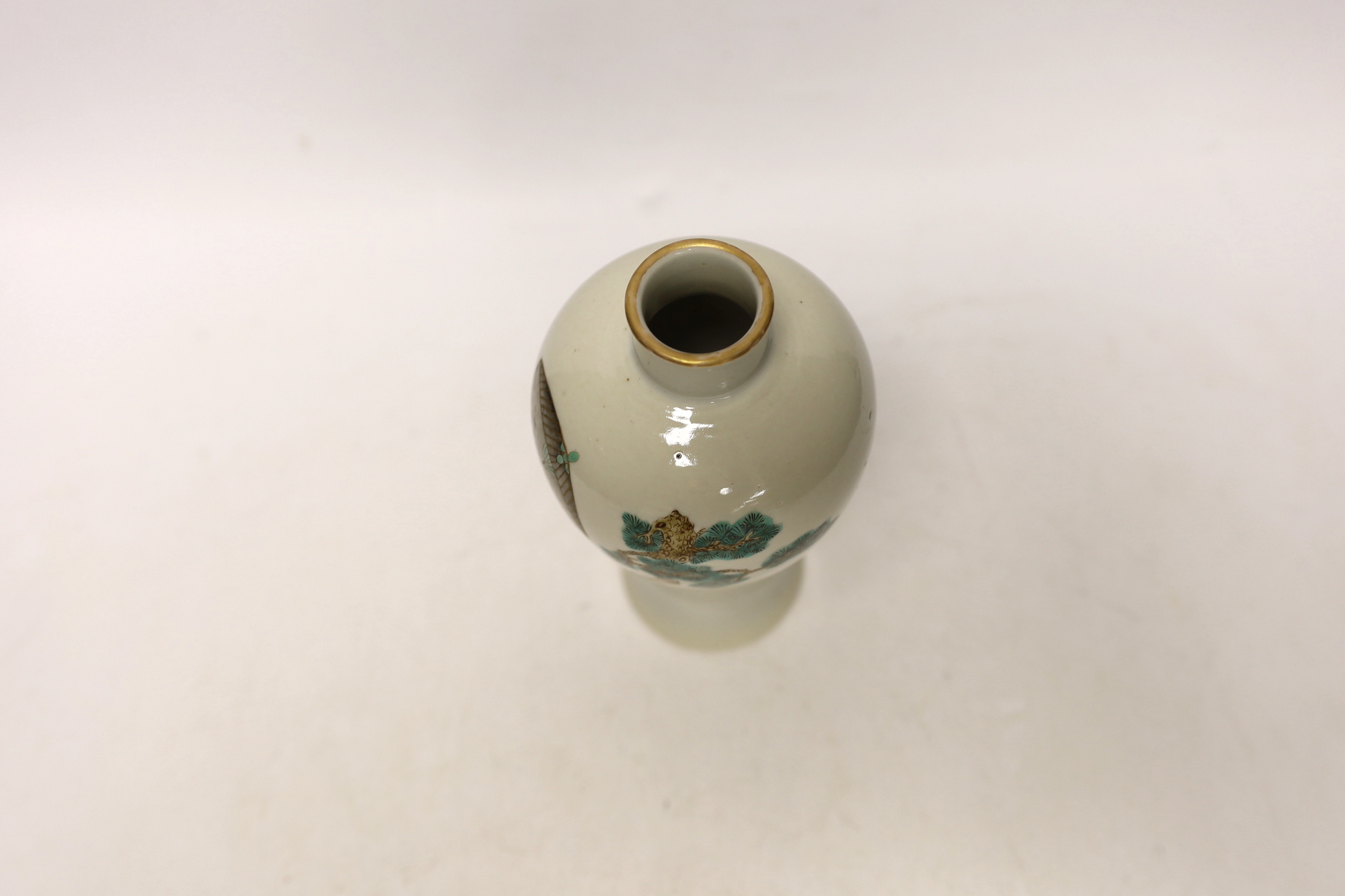 A Chinese famille rose baluster vase, 17cm